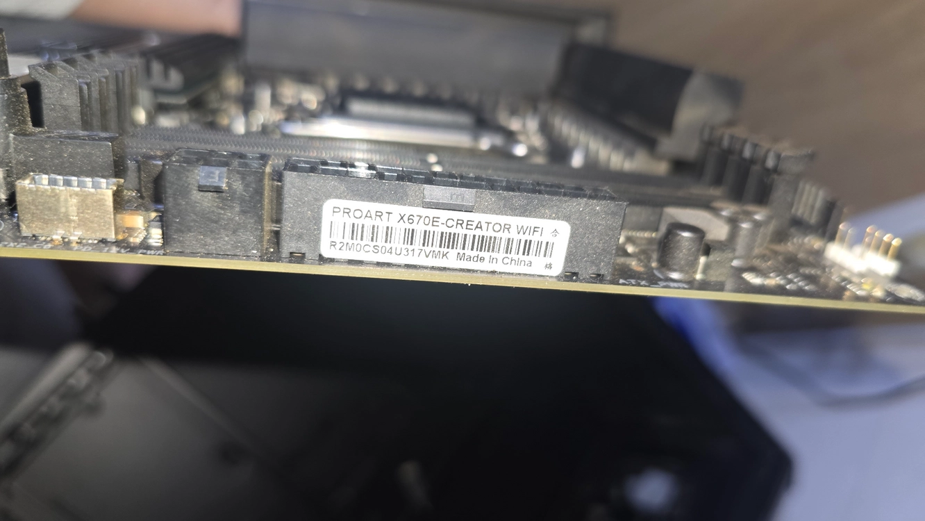 메인보드 ASUS ProArt X670E-CREATOR WIFI 이미지
