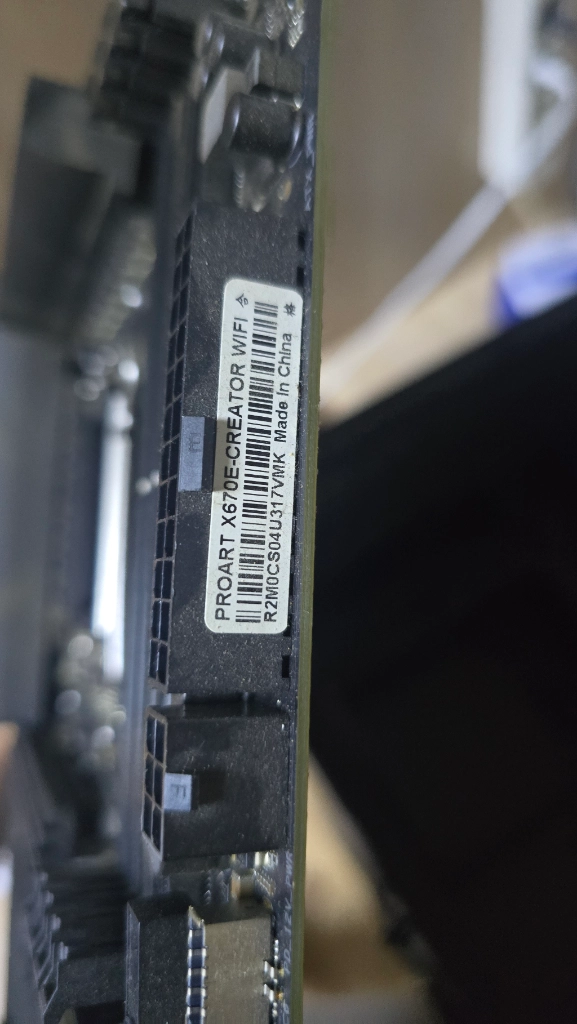메인보드 ASUS ProArt X670E-CREATOR WIFI 이미지
