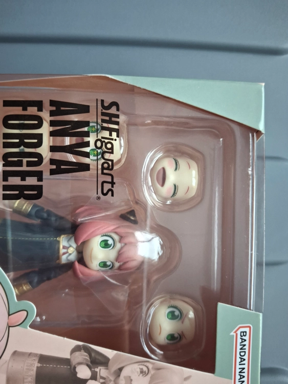SHF S.H.Figuarts 아냐 포저 교복 버전 이미지
