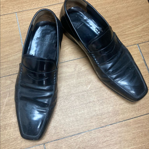 아테스토니 블랙 로퍼 팝니다. 이미지