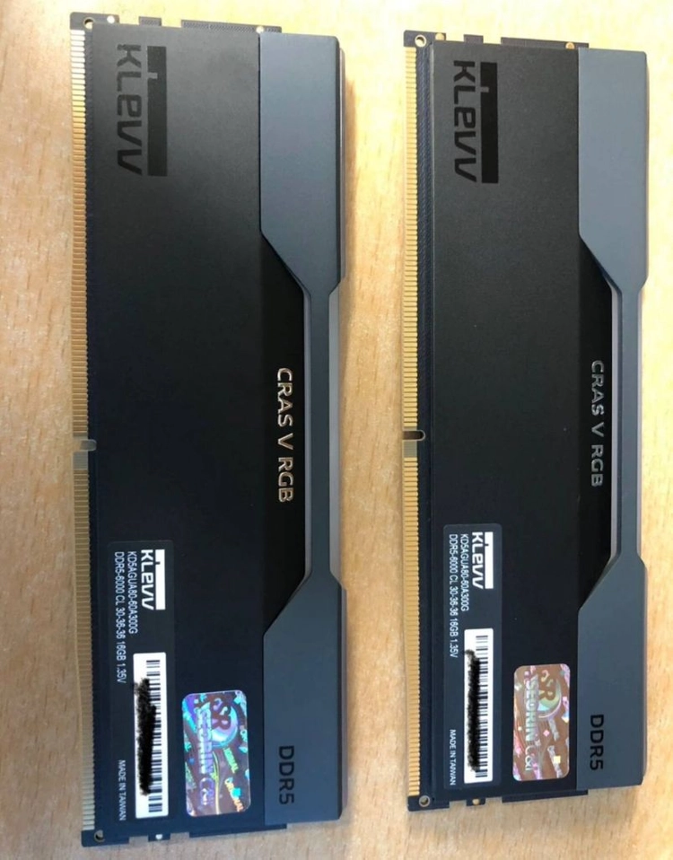 KLEVV CRAS V RGB DDR5 16GB x2 (32GB) - 안심되는 중고거래