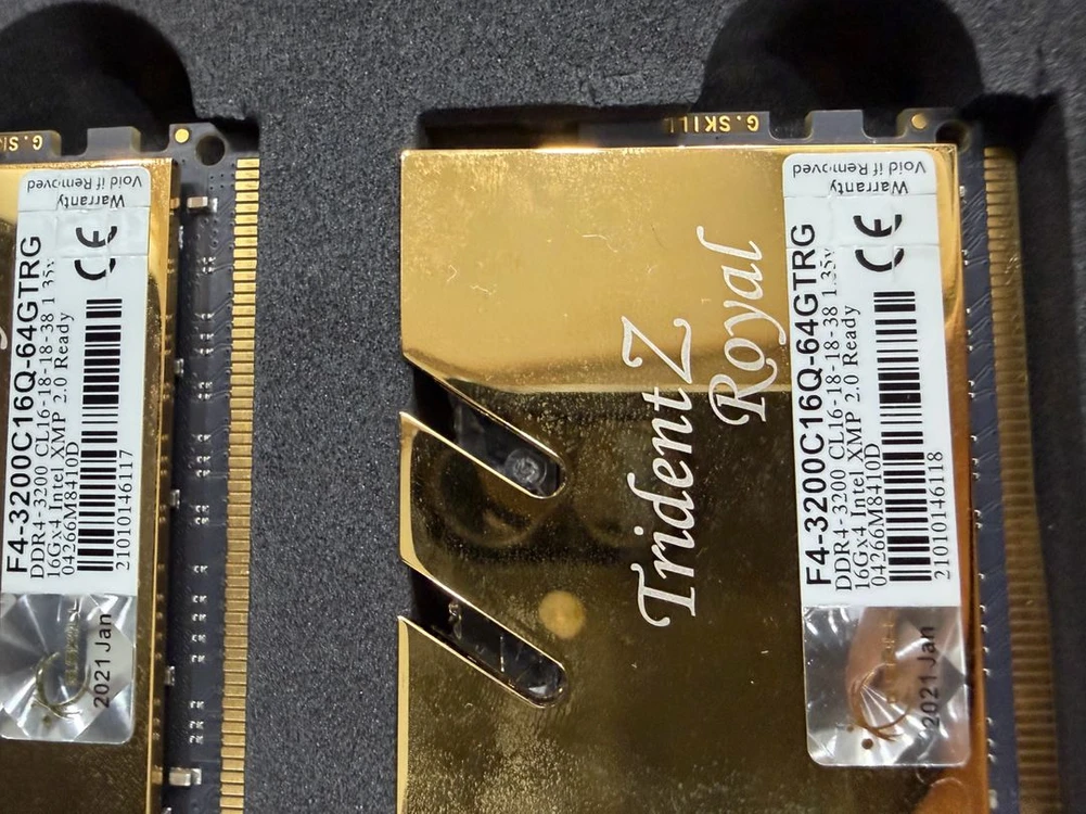 삼성 DDR4 램 6개 + 지스킬 트라이던트Z 로얄 골드 64GB 총 10개 일괄 이미지