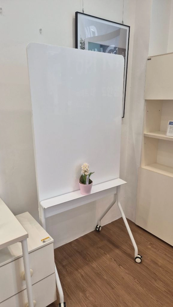 이동식 화이트보드(리바트 전시용 새제품) 이미지