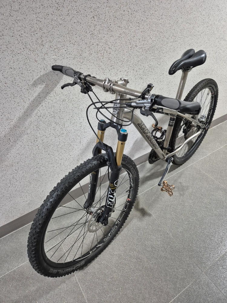 룩손 티타늄 MTB 이미지