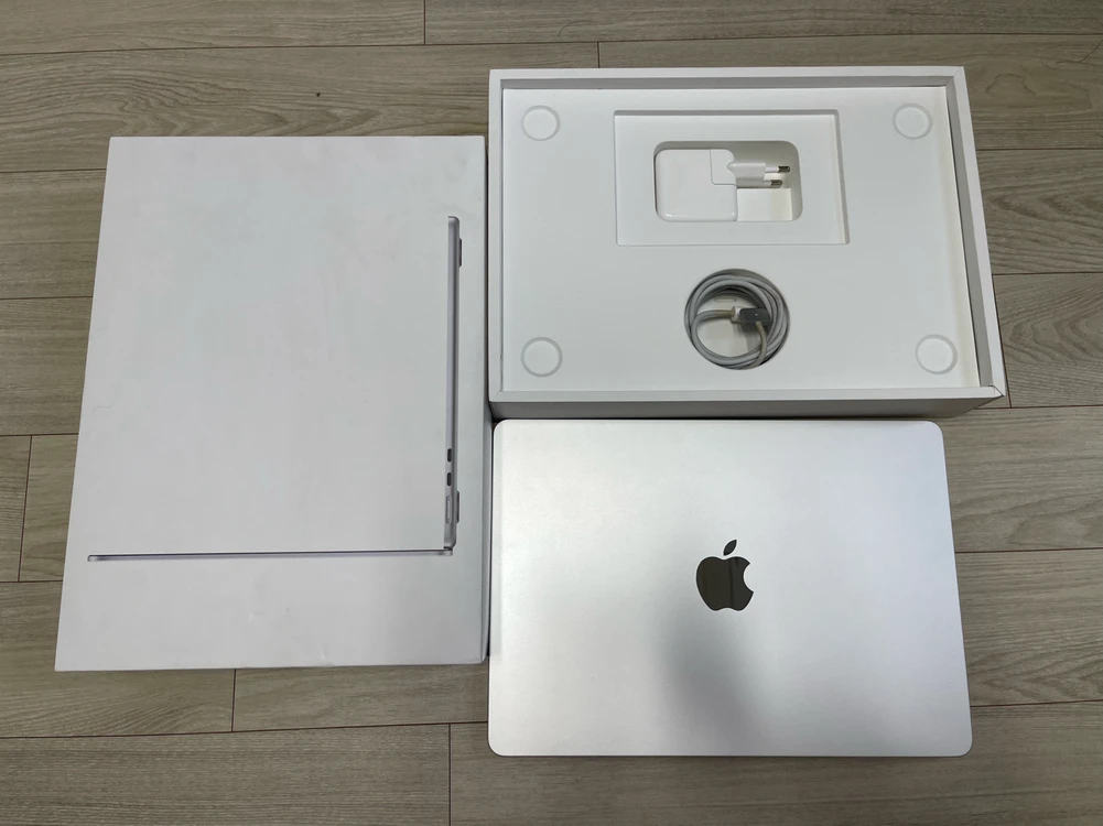 풀박스 ) 맥북 에어 13.6 M2 8GB 256GB 실버 - 안심되는 중고거래