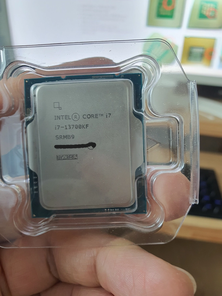 i7-13700KF + ASUS TUF Gaming z690-Plus DDR4 이미지