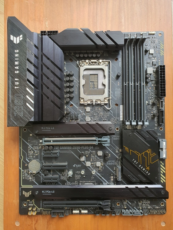 i7-13700KF + ASUS TUF Gaming z690-Plus DDR4 이미지