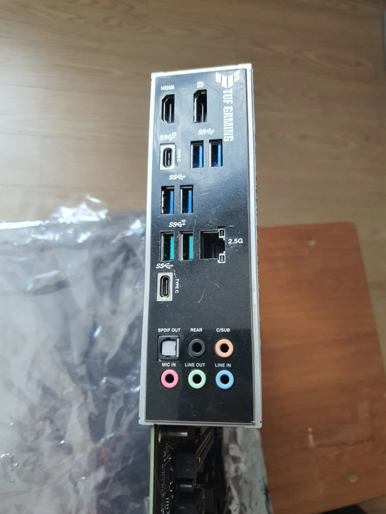 i7-13700KF + ASUS TUF Gaming z690-Plus DDR4 이미지