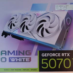 MSI RTX 5070ti 트리오 화이트 이미지