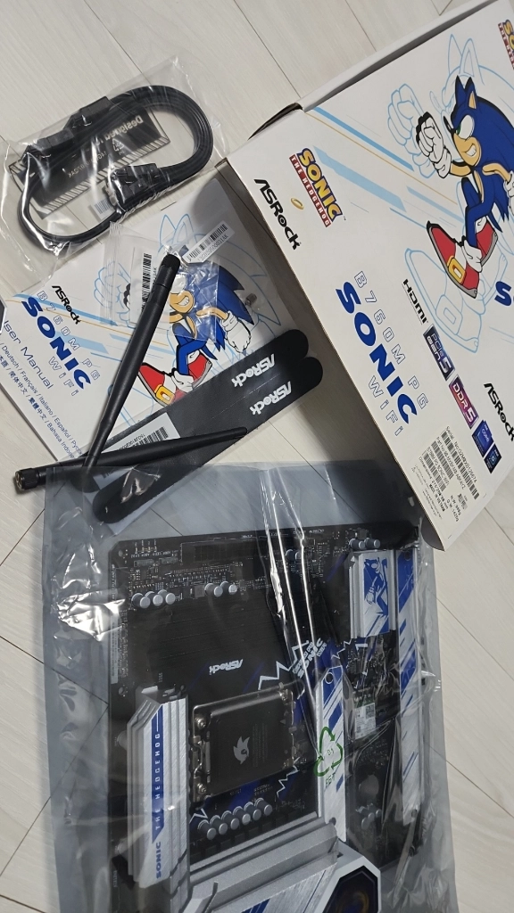 인텔 i7-13700kf 와 b760m pg sonic wifi 메인보드 일괄 이미지