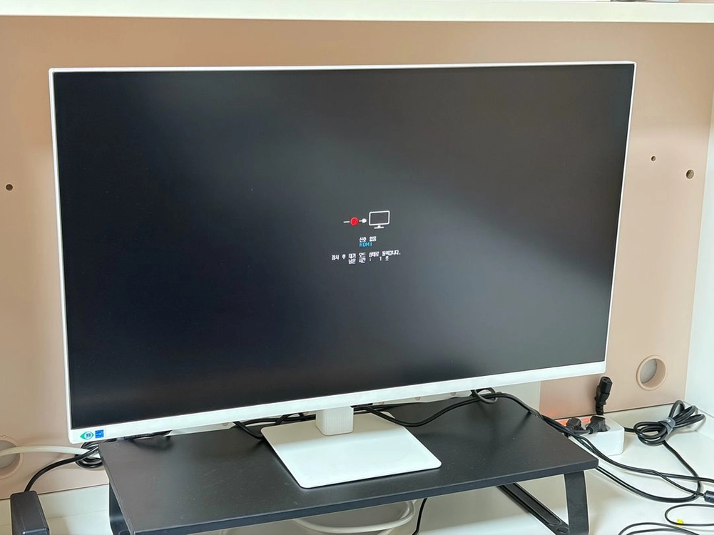 S32D701 삼성 32인치 UHD 4k HDR 모니터 - 안심되는 중고거래
