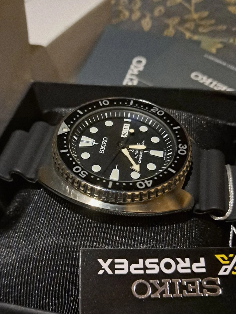 [민트급] 정품 SEIKO 세이코 SRPE93 터틀 한자 요일창 200m 방수 오토매틱 다이버 시계. 이미지