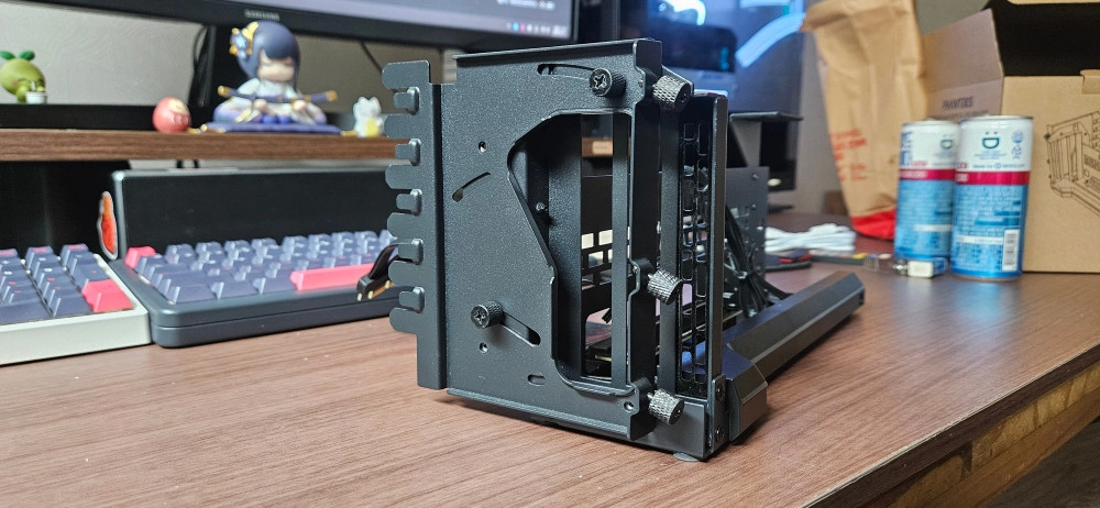 [PHANTEKS] PREMIUM GEN5 VERTICAL GPU BRACKET 이미지
