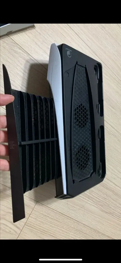 소니 PS5 플스5 듀얼센스 충전 기능 받침대 + 이이네 쿨링팬 팝니다 이미지