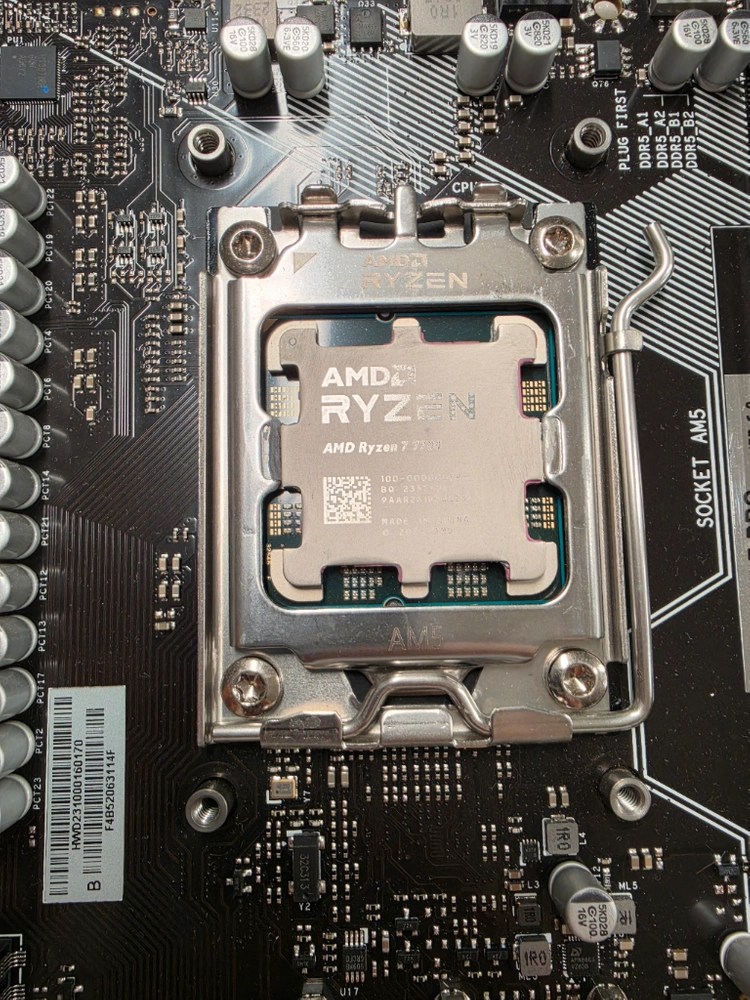 라이젠 7700 CPU, B650M 메인보드 팝니다. 이미지