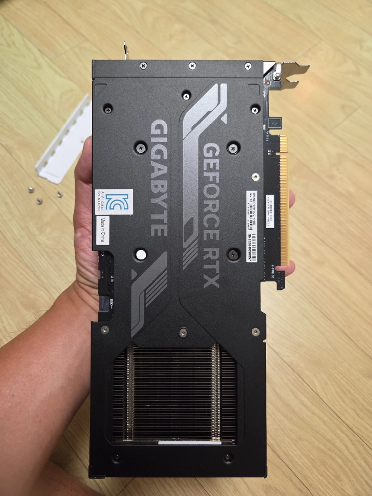 기가바이트 RTX 4070 12기가 그래픽카드 이미지