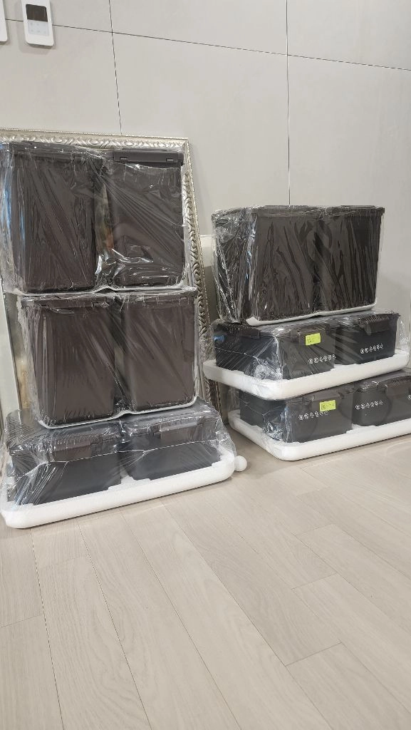 김치냉장고 김치통 이미지