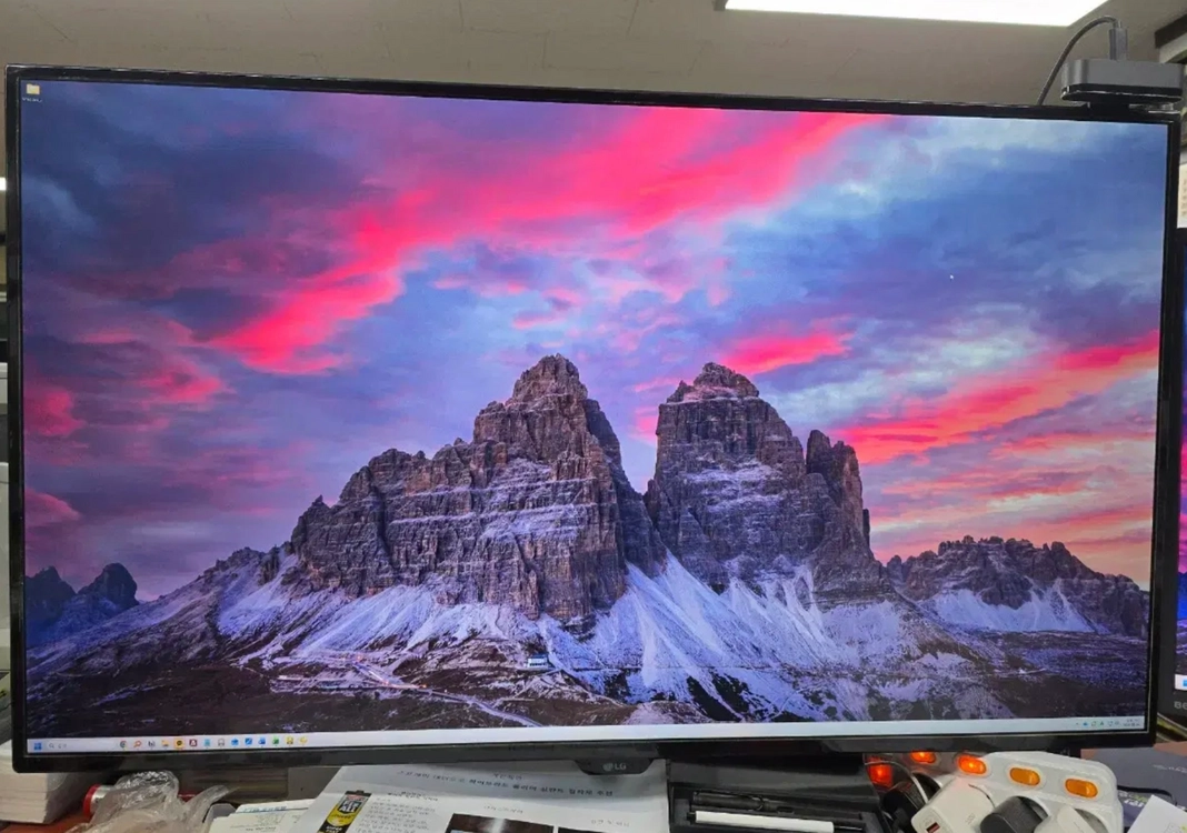 LG 43UN700 주식용 모니터 - 안심되는 중고거래