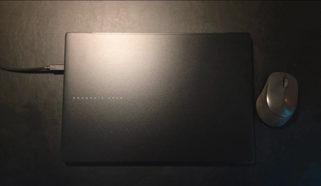 ASUS 비보북 S15 OLED 이미지