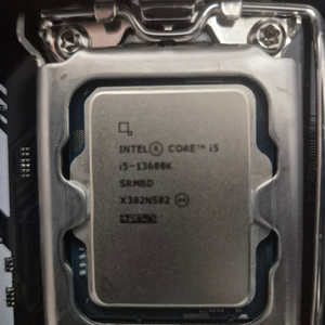 인텔 코어 i5-13600K CPU 이미지