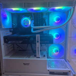 9800x3d 5070ti 화이트감성 본체 이미지