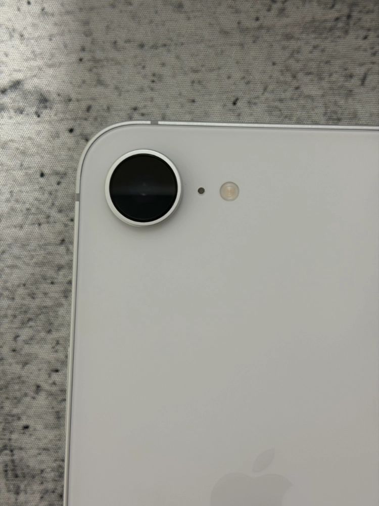 아이폰16e 128gb 화이트 이미지