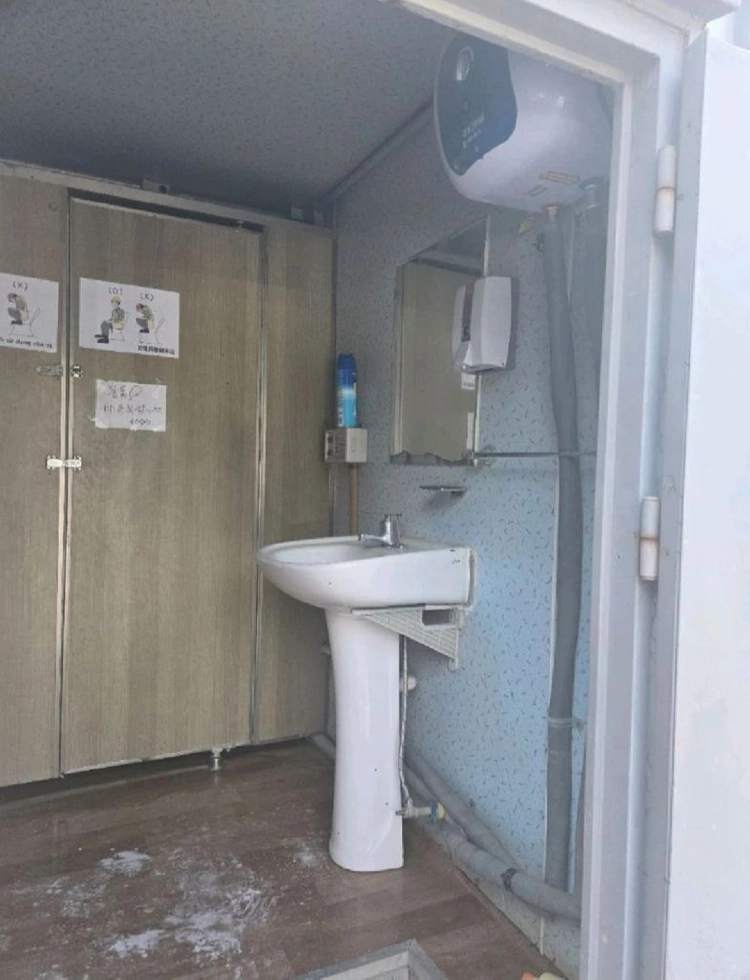 이동식 컨테이너 화장실 이미지