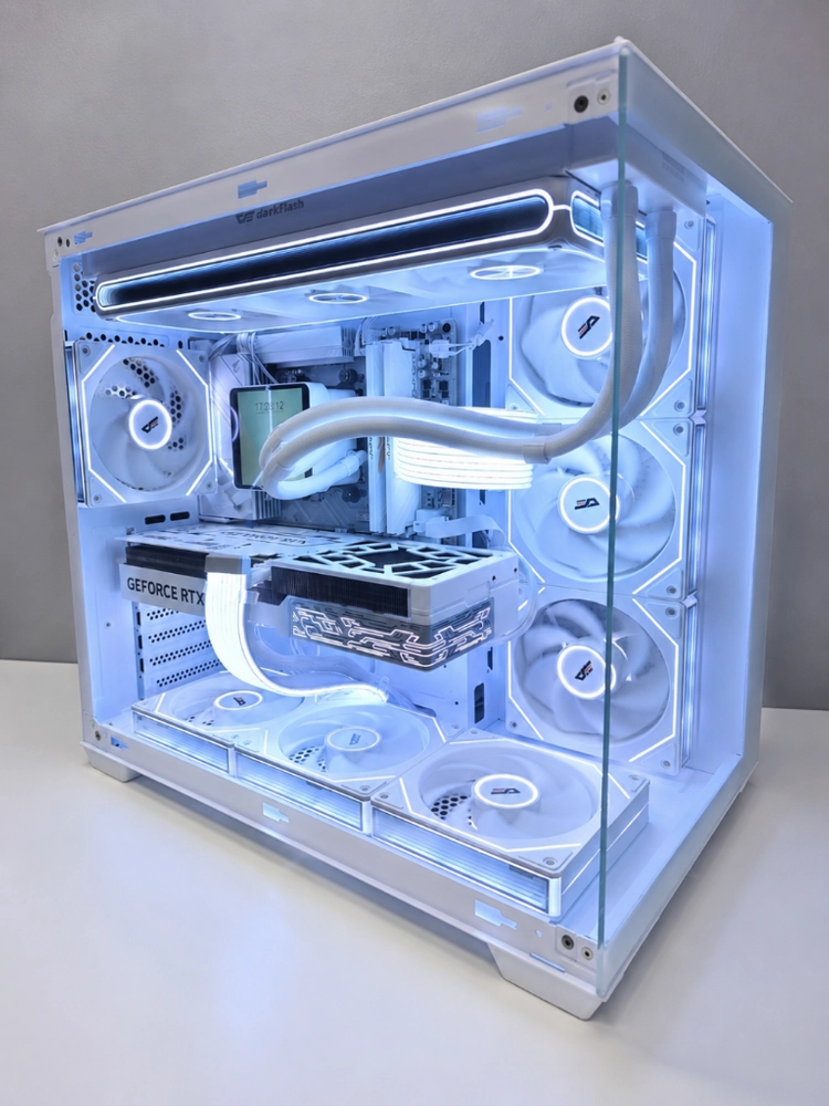 라이젠7 9800X3D RTX5070TI 갤럭시OC 화이트PC 팝니다 이미지
