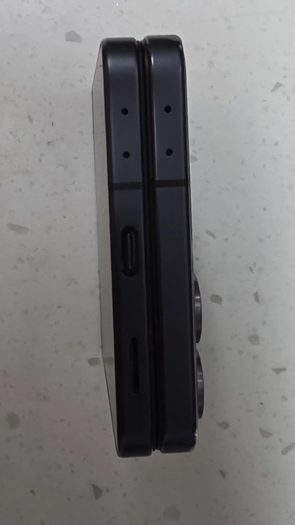 삼성전자 갤럭시 Z플립7 블랙 256GB 이미지