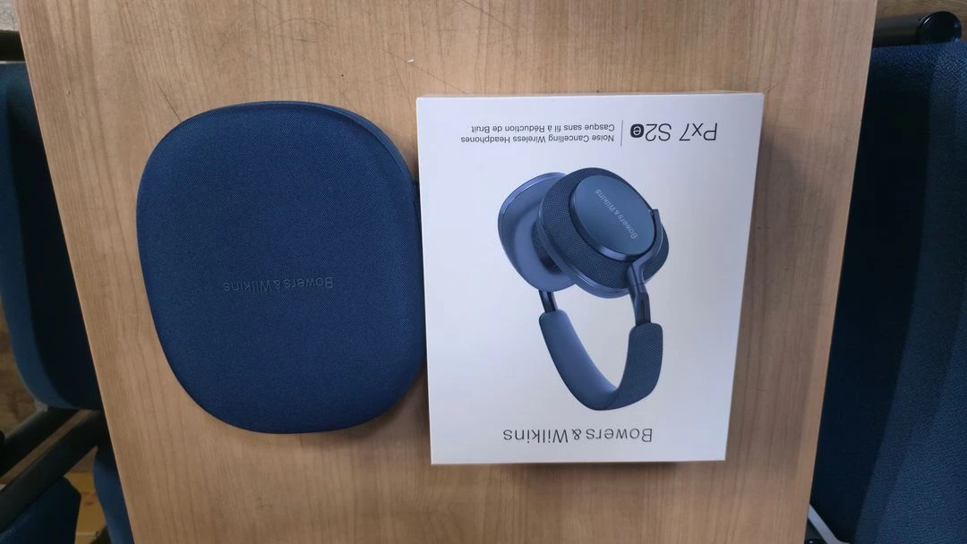Bowers & Wilkins PX7 S2e 프리미엄 무선 노이즈캐슬링 헤드폰 이미지