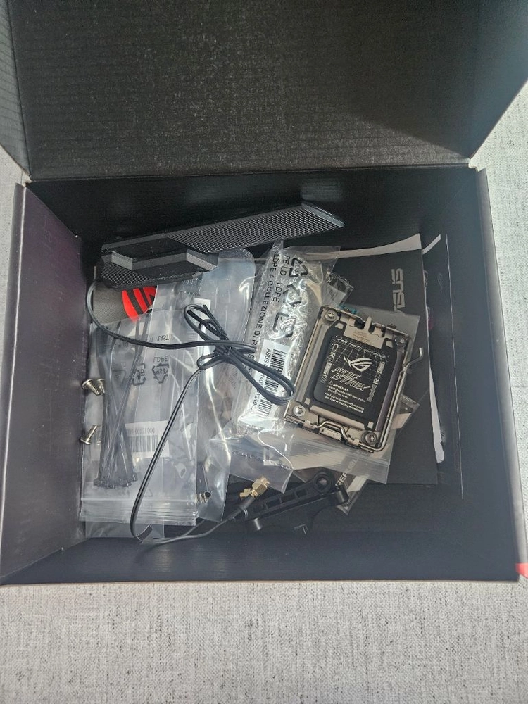 7800x3d + b650e-i strix 보드셋 이미지