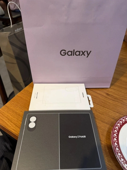 갤럭시 폴드8 자급제 미개봉 새상품 512gb - 안심되는 중고거래