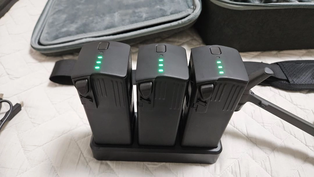 dji 매빅3(Mavic3) 플라이모어 콤보 양도합니다. 이미지