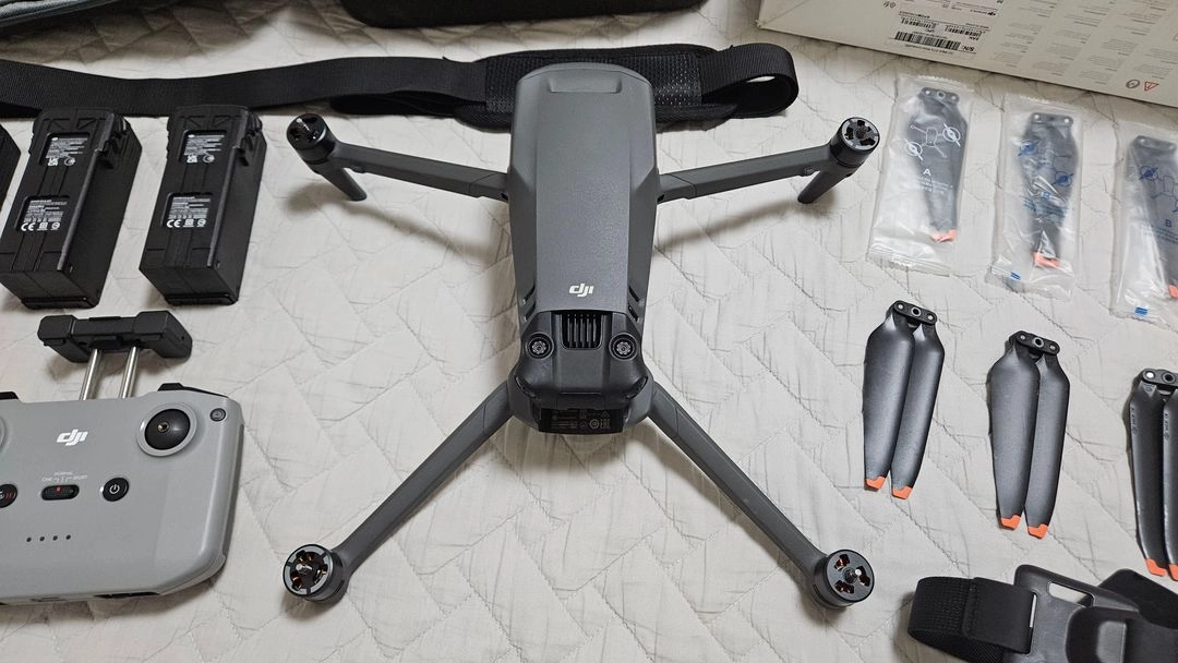 dji 매빅3(Mavic3) 플라이모어 콤보 양도합니다. 이미지