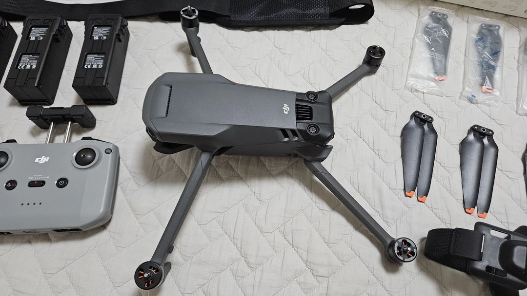 dji 매빅3(Mavic3) 플라이모어 콤보 양도합니다. 이미지