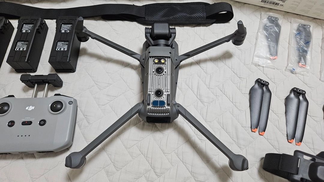 dji 매빅3(Mavic3) 플라이모어 콤보 양도합니다. 이미지