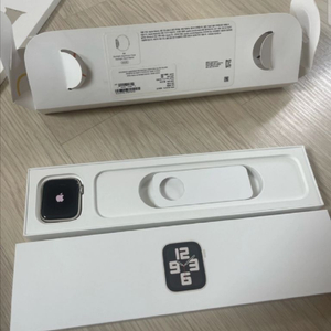 애플워치 se2 44mm스타라이트 안팔렷어료 이미지