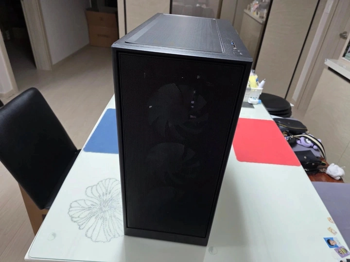 라이젠 9800X3D+32GB+1TB 게이밍PC 반본체 판매합니다. - 안심되는 중고거래