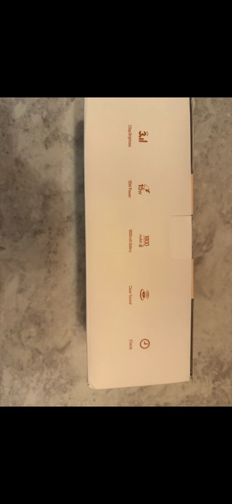블루투스 스피커 스마트폰 충전 시계 탁상 화이트 데스크탑 pc 이미지