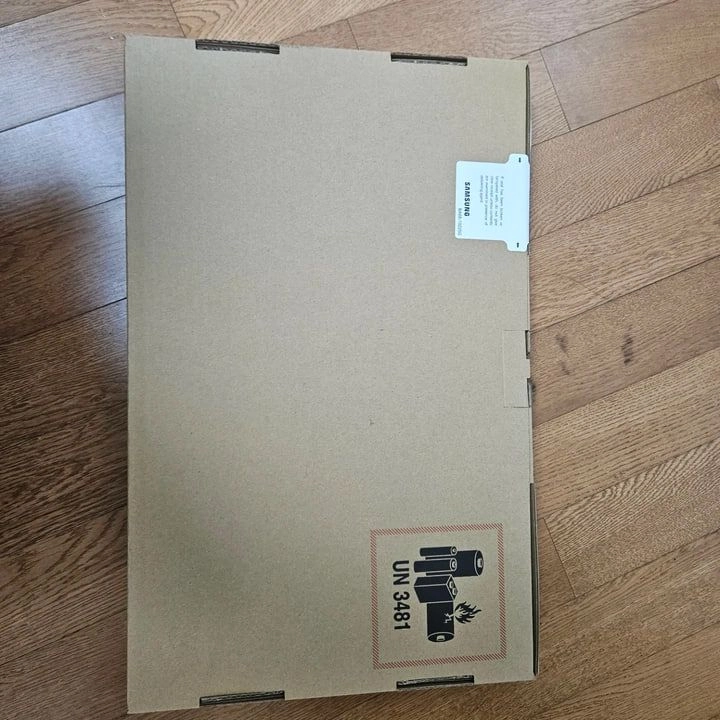 삼성 갤럭시 북5 Pro NT960XHA-K71AG 미개봉 - 안심되는 중고거래