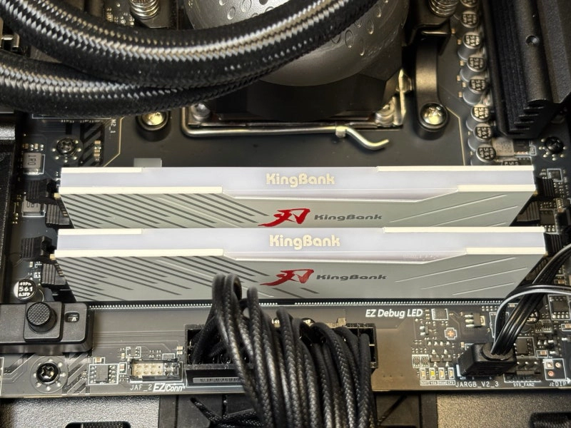 KingBank 킹뱅크 DDR5 6400 CL32 64GB (32GBx2) 하이닉스 다이 이미지
