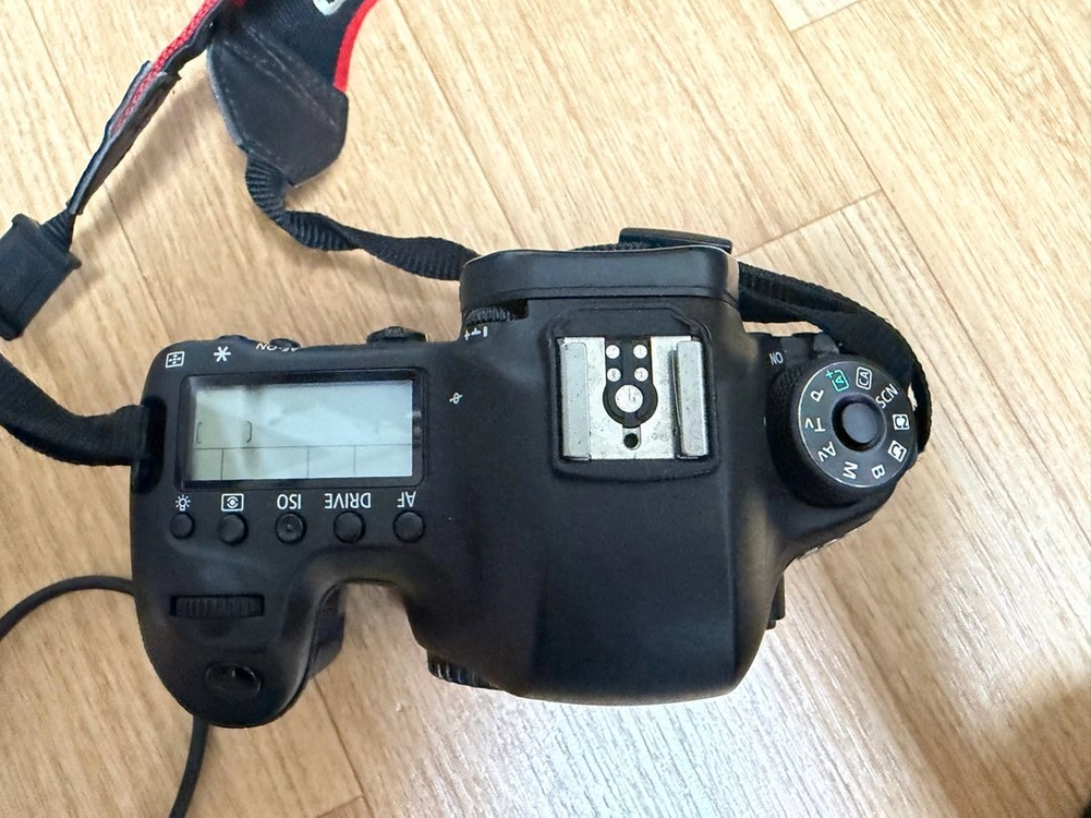 캐논 eos 6d 카메라 24-70 f2.8 구계륵 맨프로토 삼각대 소니 사이버샷등 일괄 이미지