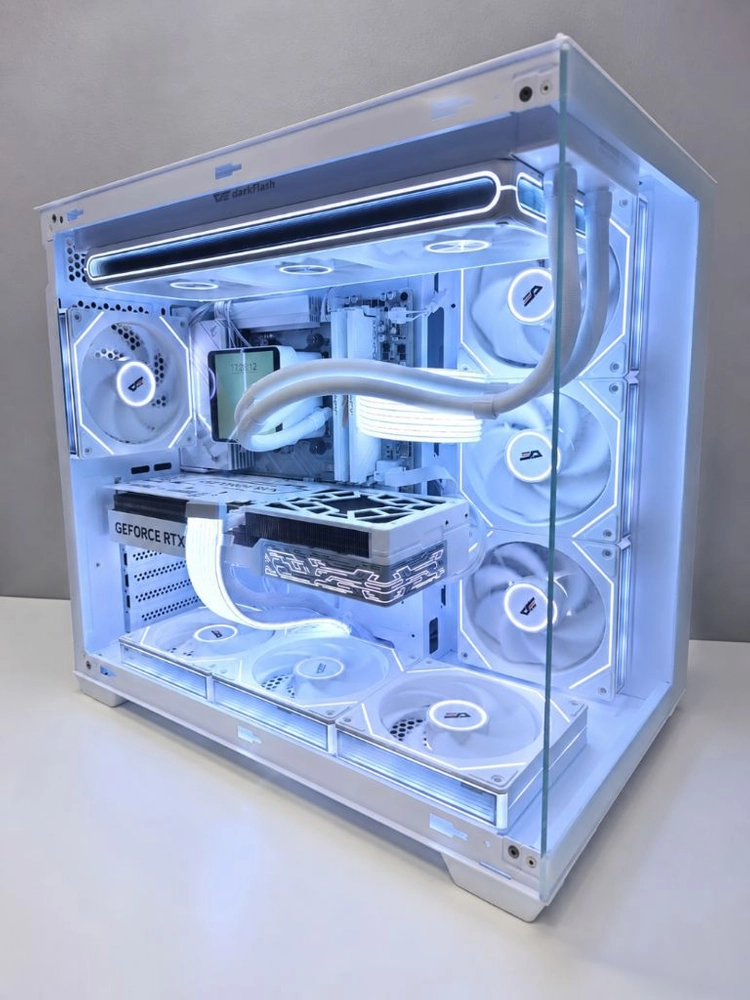 라이젠7 9800X3D RTX5070TI 갤럭시OC 화이트 PC 팝니다 이미지