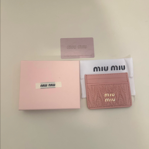 미우미우 카드지갑 이미지