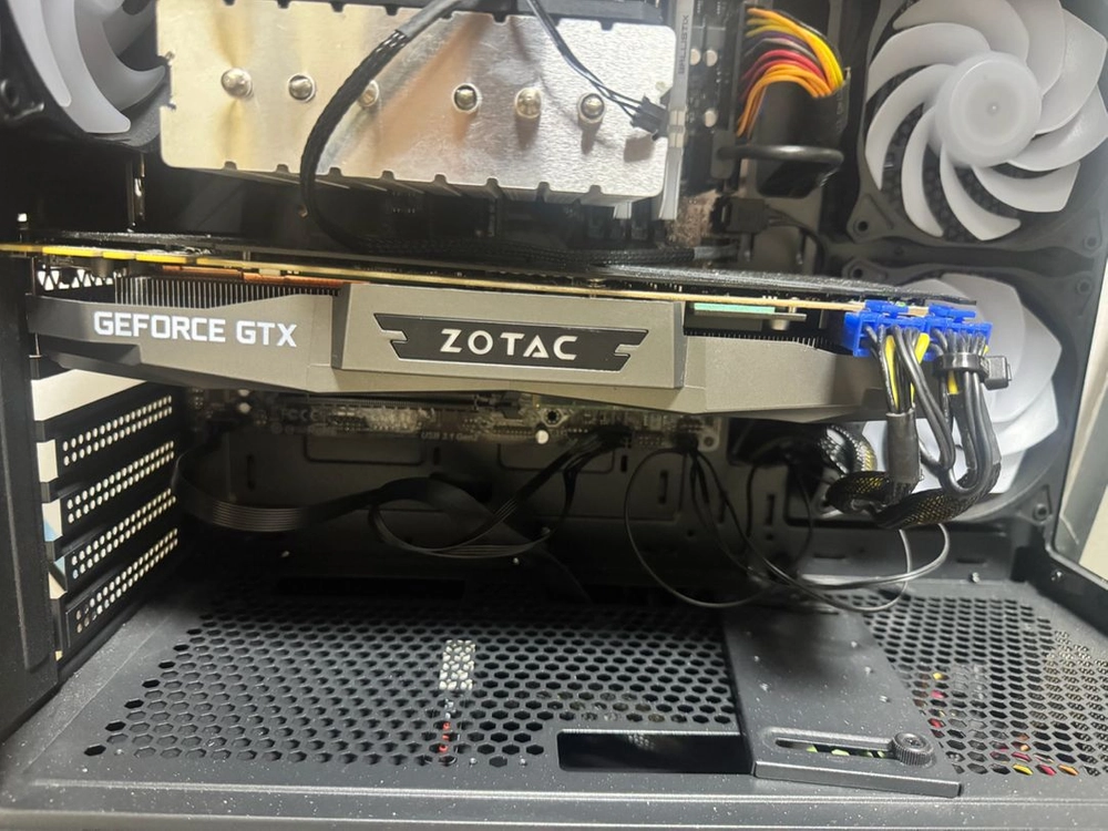Zotac GeForce GTX 1080 Ti AMP그래픽카드 - 안심되는 중고거래