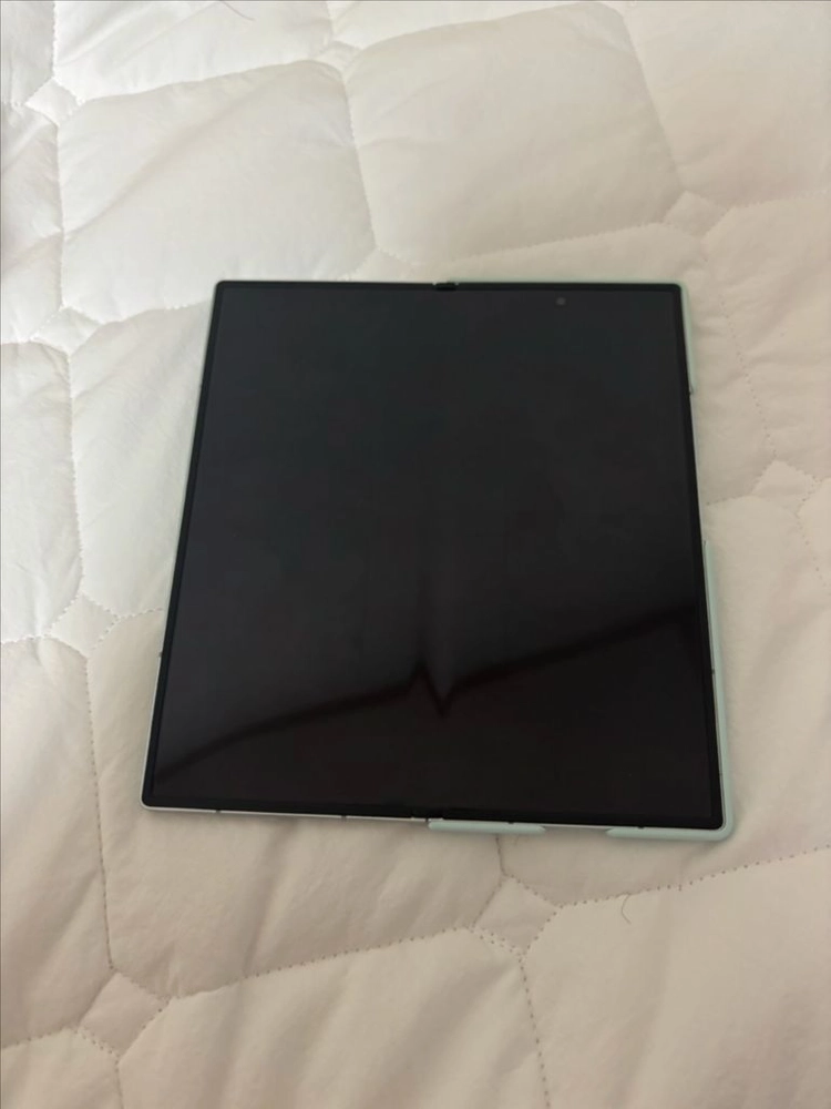 갤럭시 폴드7민트 자급제 512GB - 안심되는 중고거래