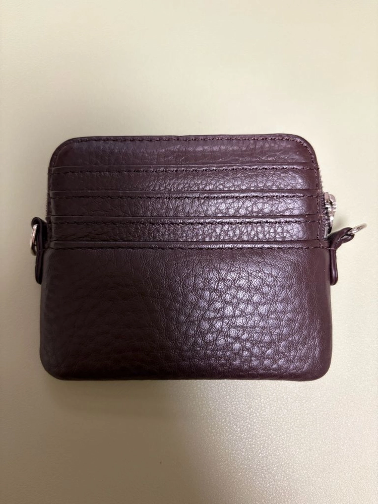 다이닛 DEINET STUD CROSS CHAIN WALLET 다크 브라운 이미지