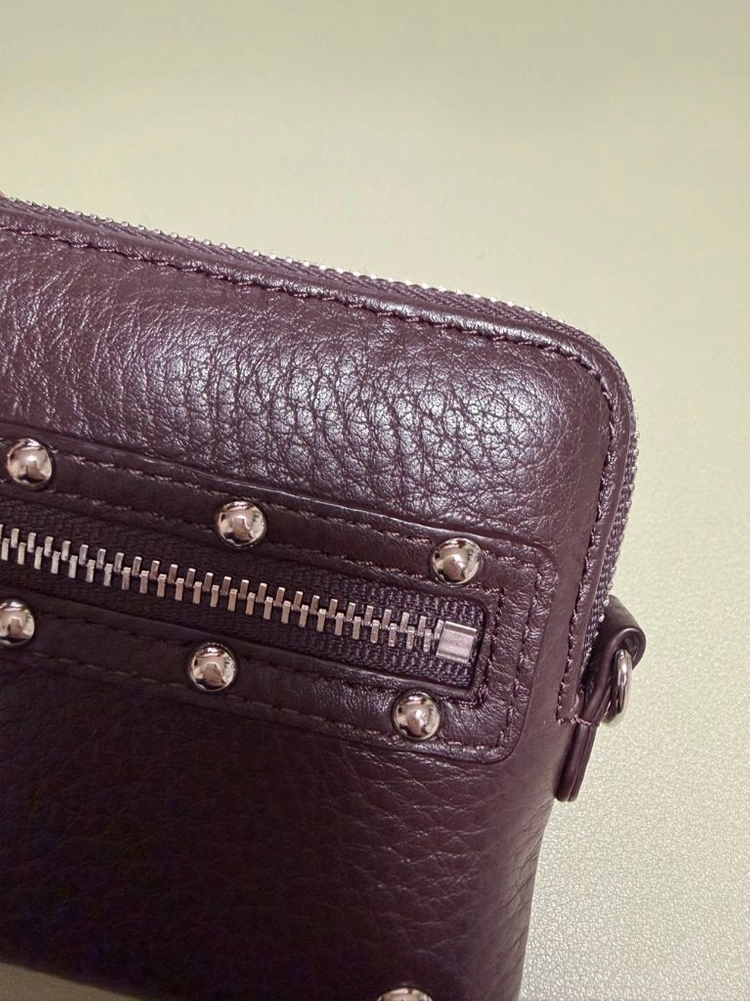 다이닛 DEINET STUD CROSS CHAIN WALLET 다크 브라운 이미지