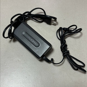 Sony AC-L10C 아답터 이미지
