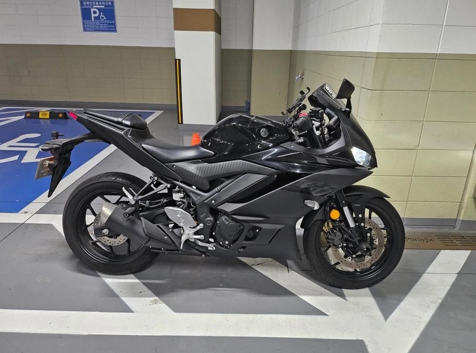 20년식 야마하 YZF-R3 블랙 4188km 판매 - 안심되는 중고거래